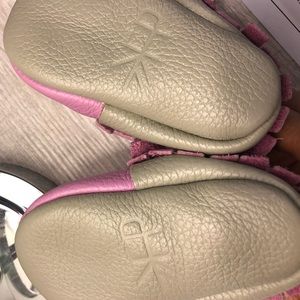 Freshly Picked leather moccasins (pink and grey)